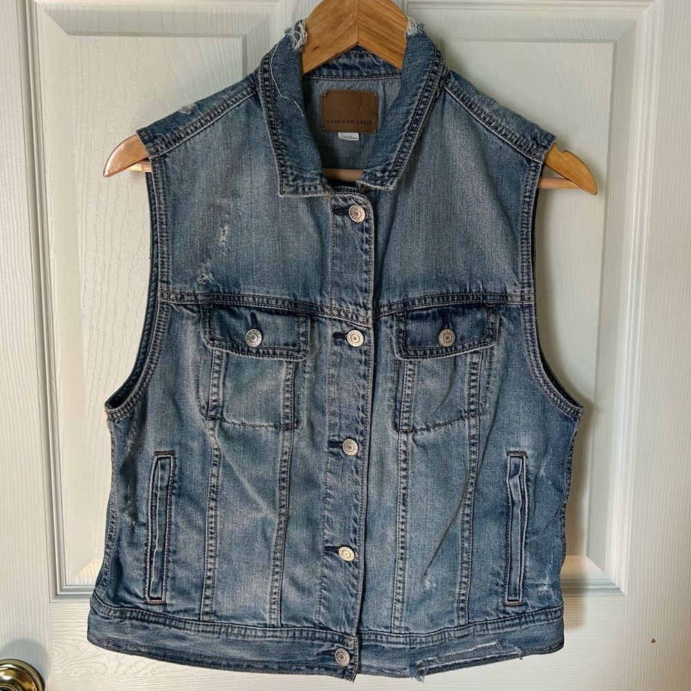 American Eagle Distressed Medium Wash Blue Denim Vest | Size L